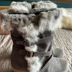 Suede and rabbit fur boots